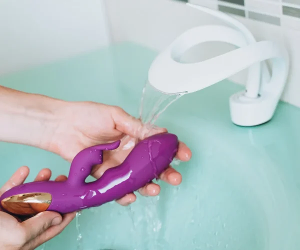 Det är viktigt att rengöra sexleksaker på ett korrekt sätt.